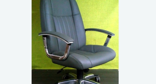 Перетяжка офисного кресла кожей. Восточное Дегунино 